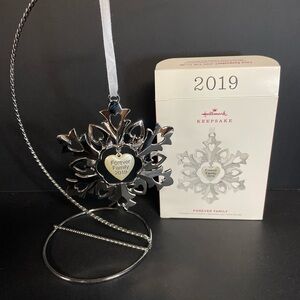 HALLMARK ORNAMENT-FOREVER FAMILY--SILVER TONE SNOWFLAKE-2019